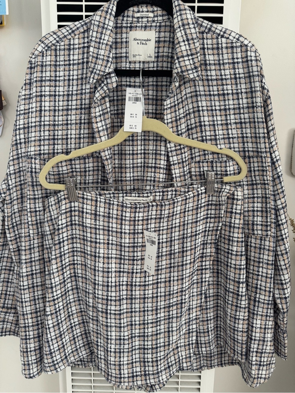 Abercrombie & Fitch Set White and Navy Plaid Skort and oversized top